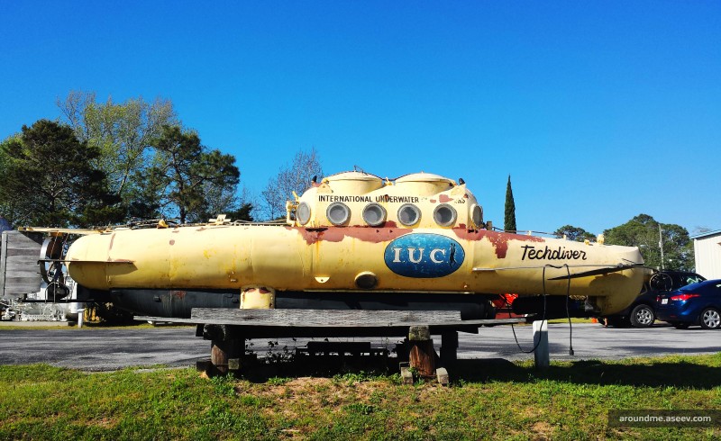 Tech Diver - IUC Yellow Submarine