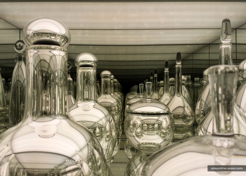 Scandinavian Modernism Mirrored and Reflected Infinitely