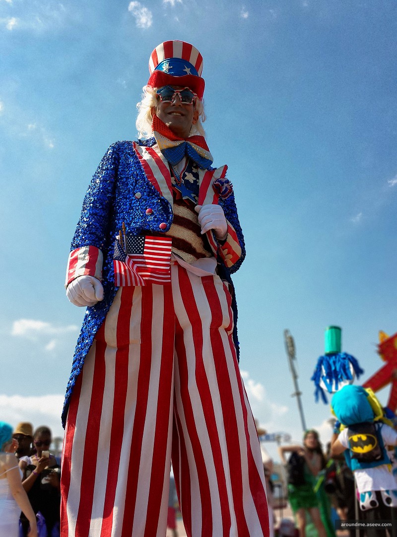 Uncle Sam Stilt Walker